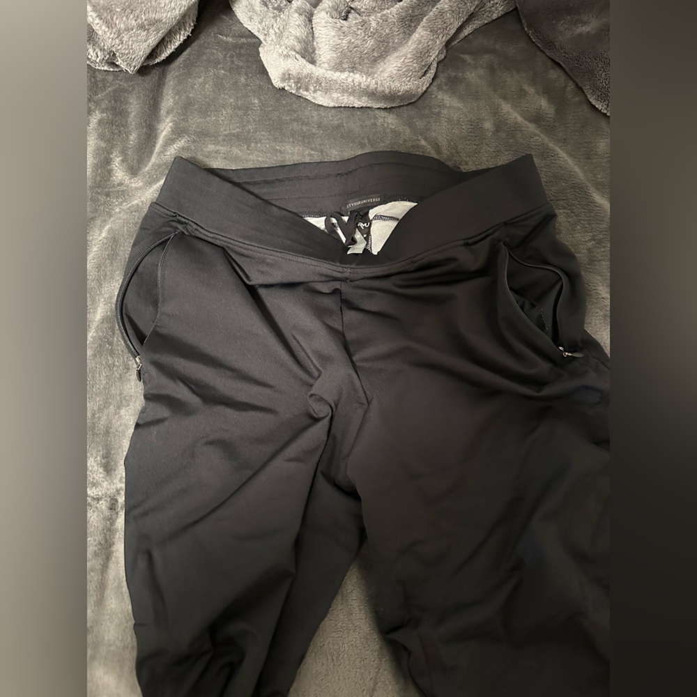 RYU black joggers medium